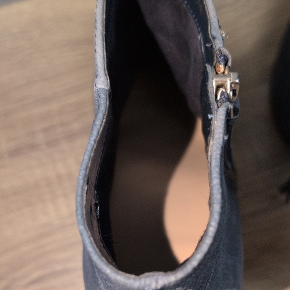 Cole Haan Navy Blue Ankle Booties with Side Zipper. - Picture 9 of 11